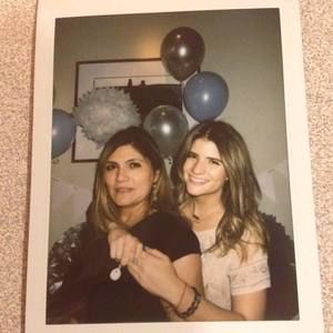 Meet your Posher, Noelia